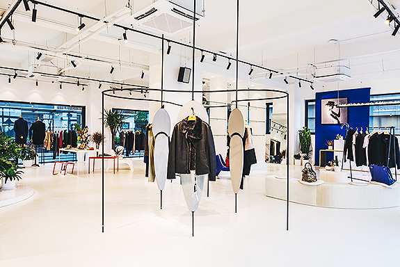 聚力前行，智启新程｜XX 公司 2025 年度创新发展峰会圆满落幕